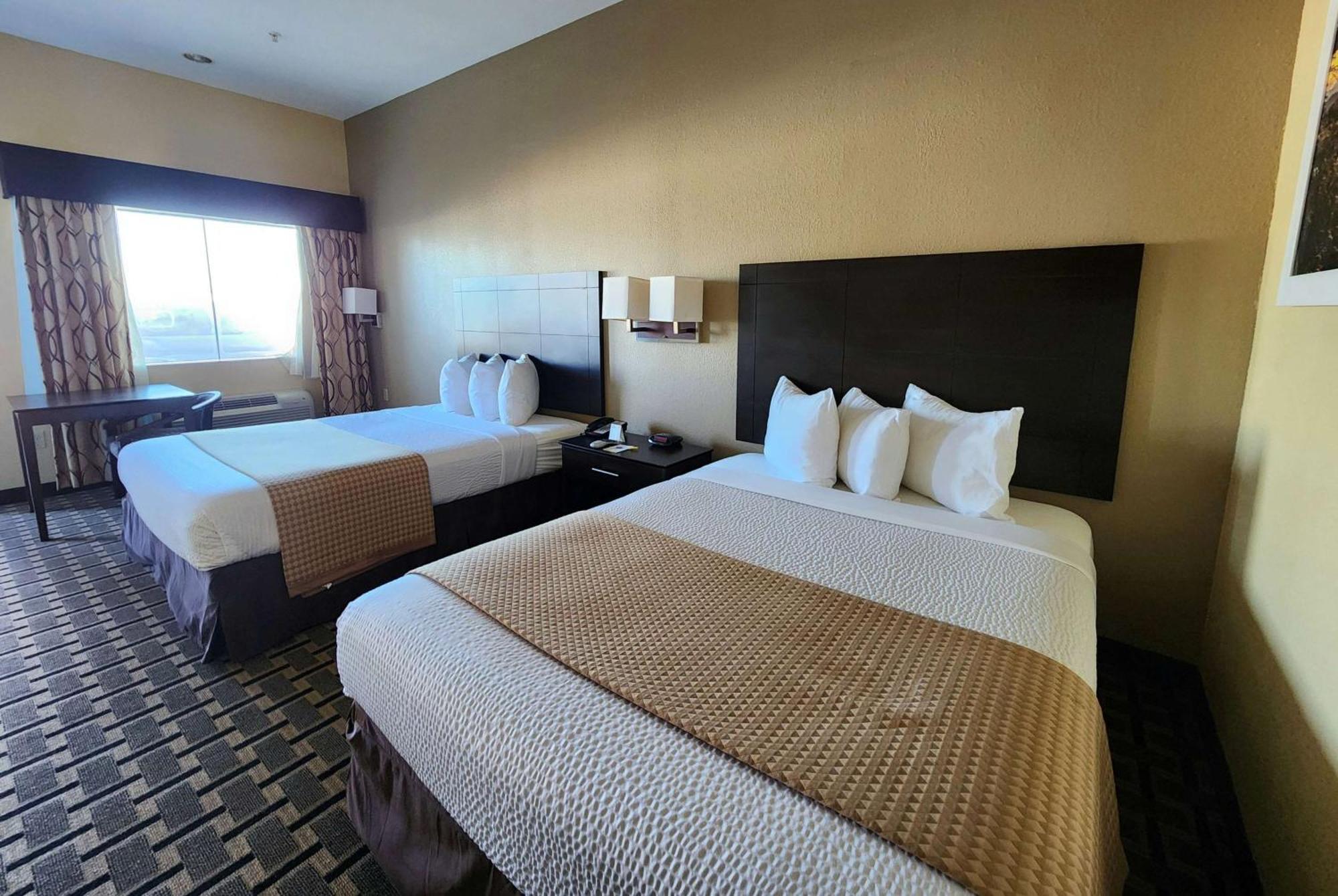 Days Inn By Wyndham Baytown East Экстерьер фото