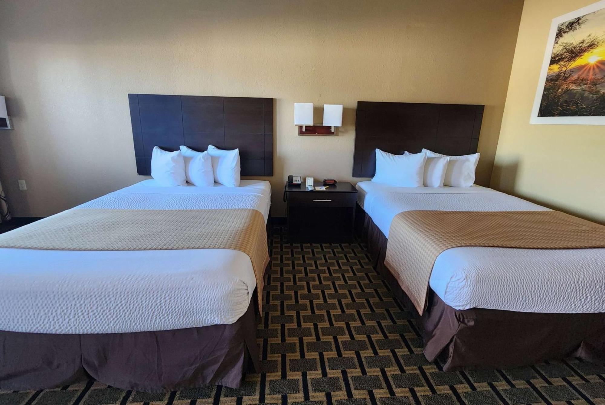 Days Inn By Wyndham Baytown East Экстерьер фото