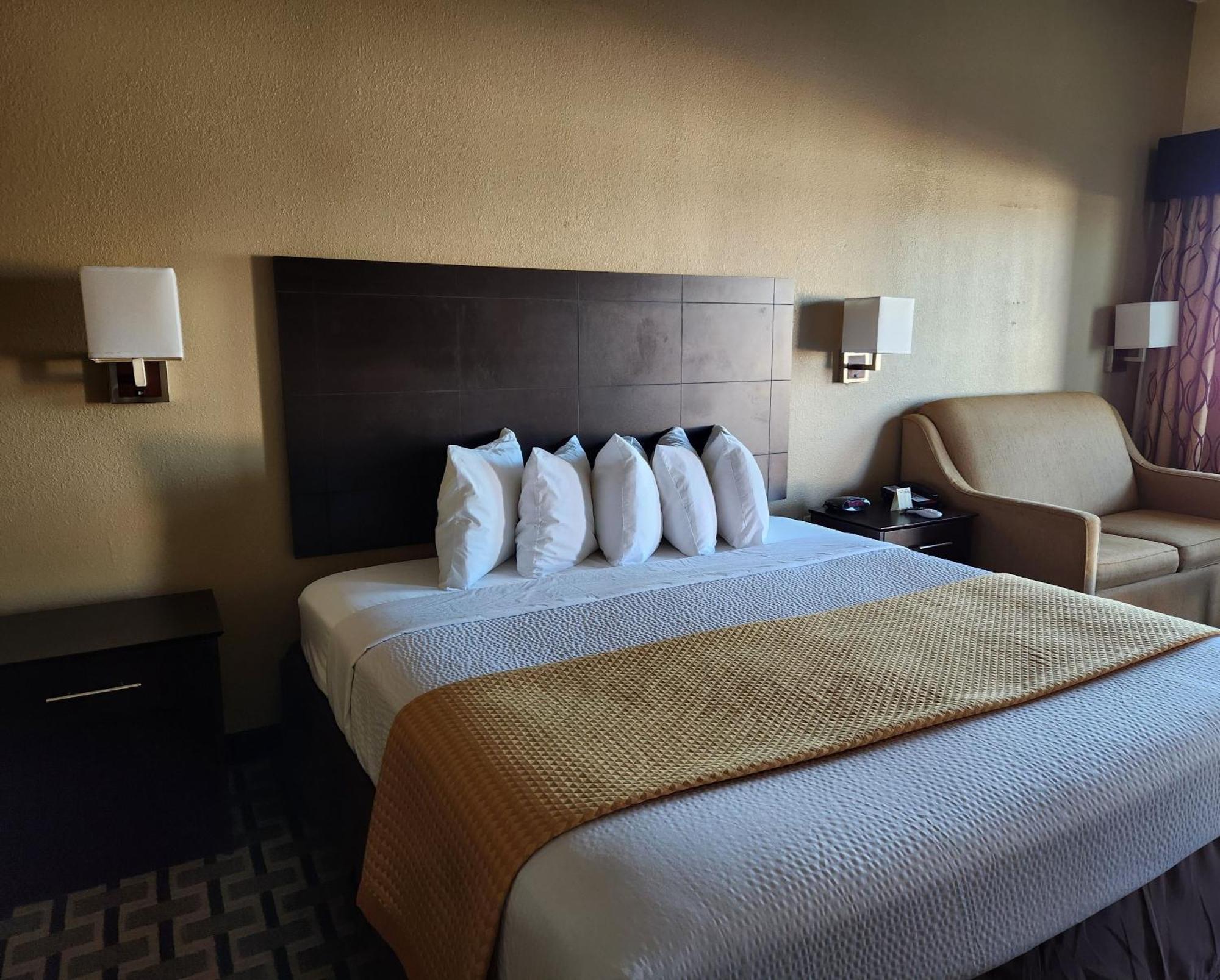 Days Inn By Wyndham Baytown East Экстерьер фото