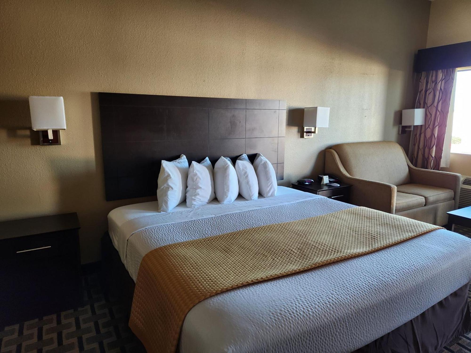 Days Inn By Wyndham Baytown East Экстерьер фото