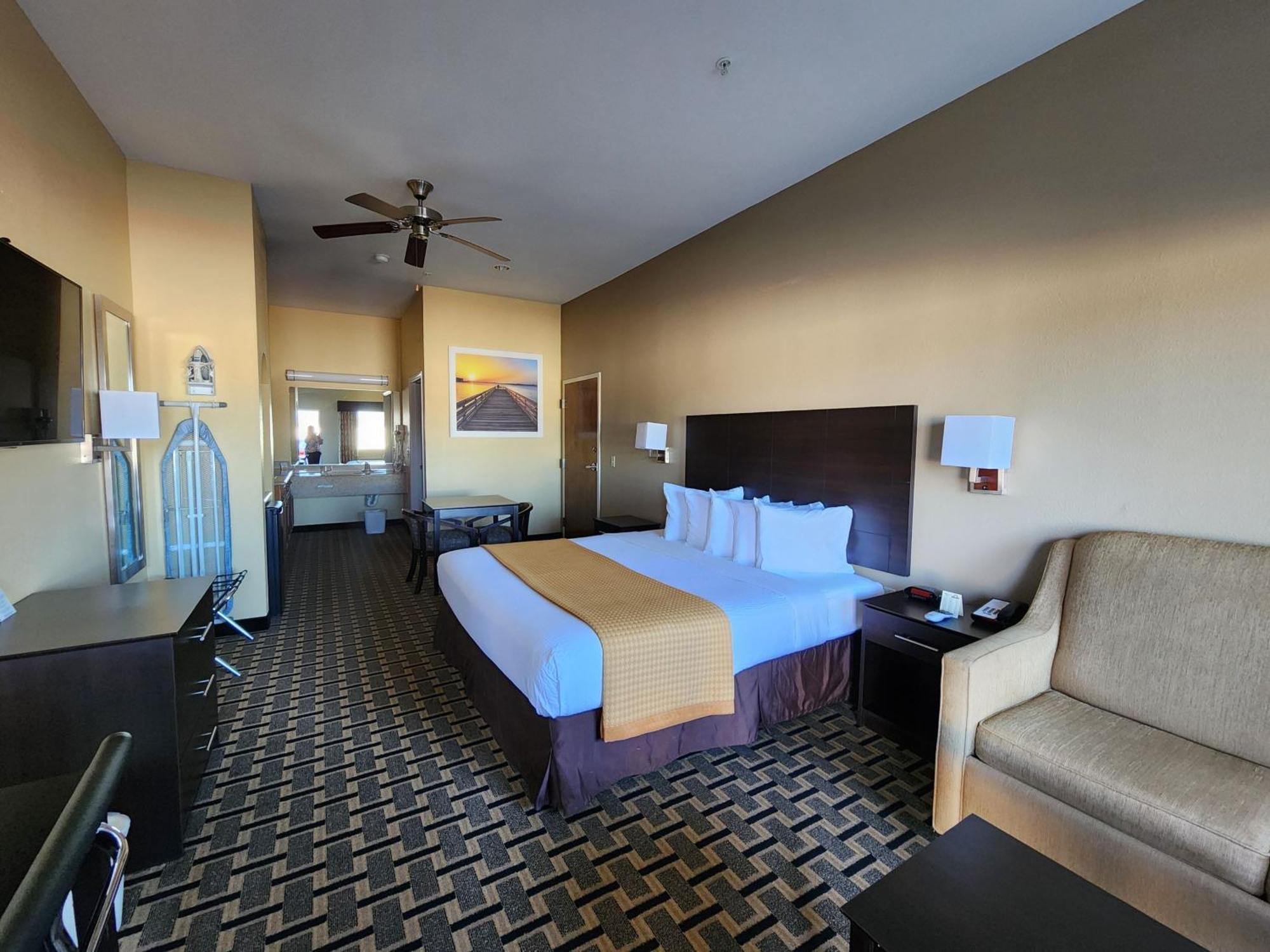 Days Inn By Wyndham Baytown East Экстерьер фото