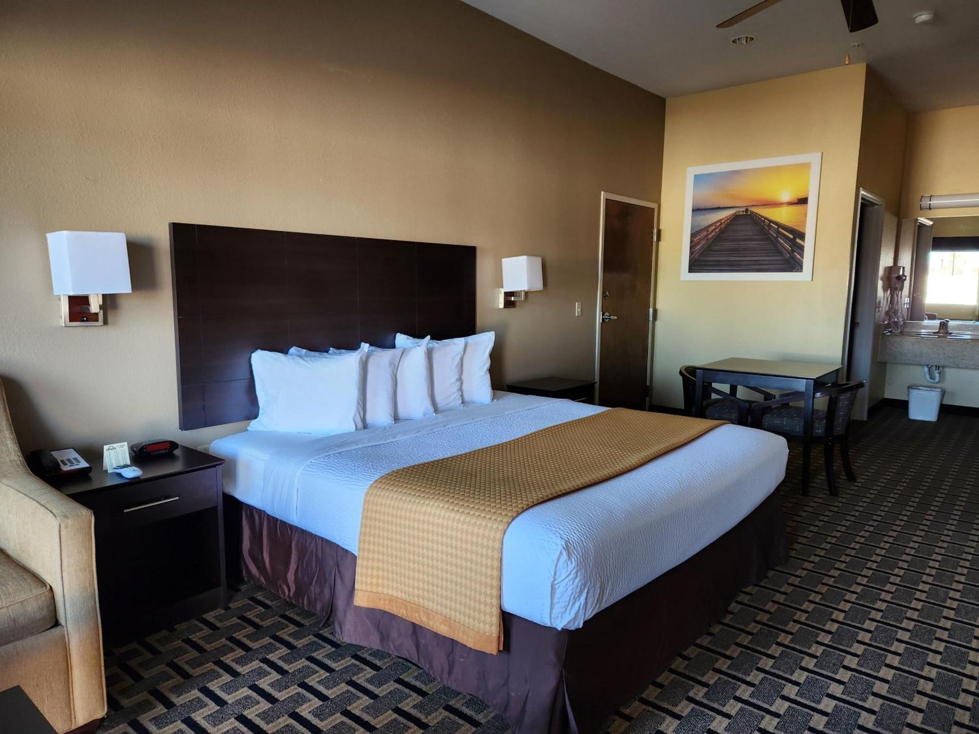 Days Inn By Wyndham Baytown East Экстерьер фото