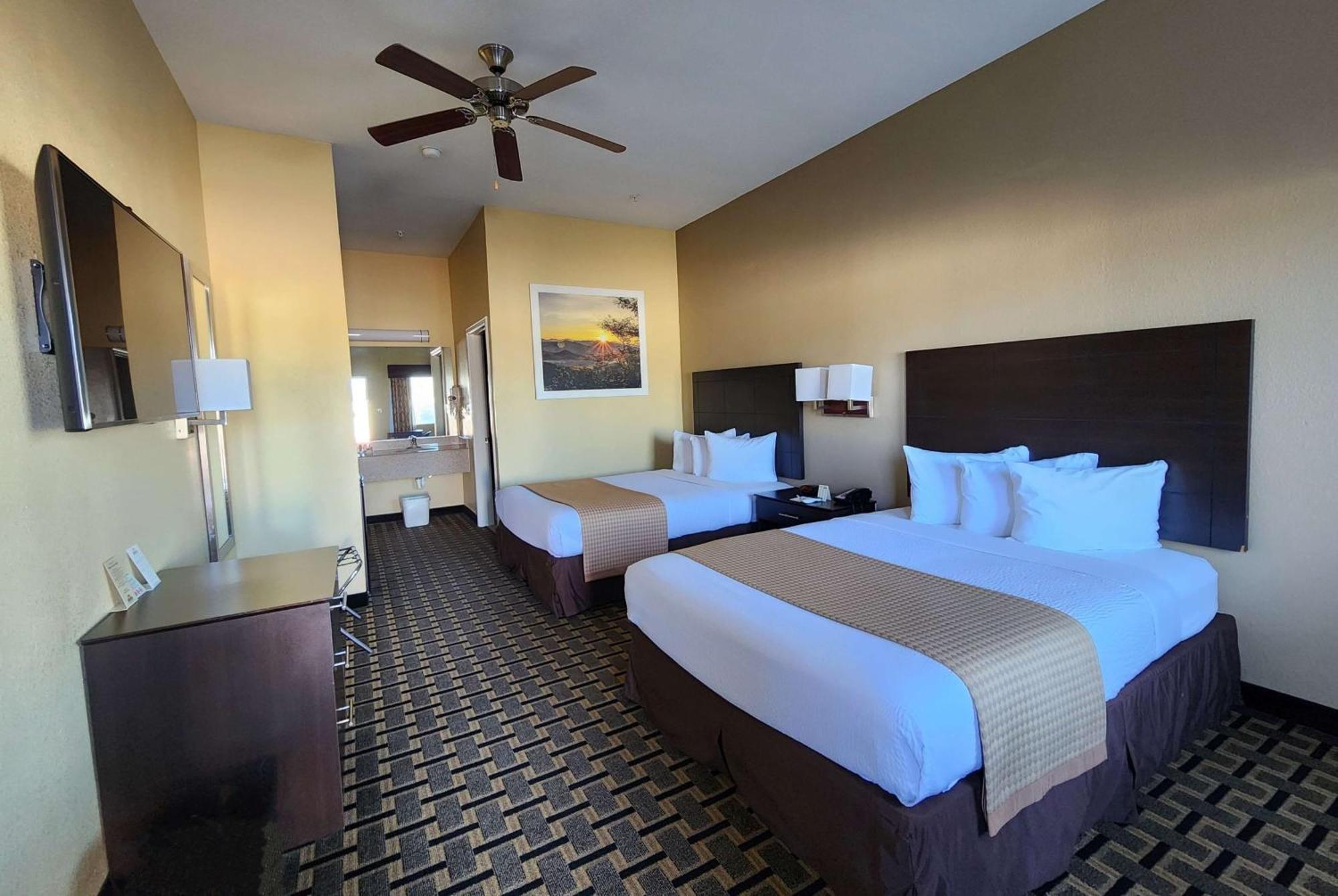 Days Inn By Wyndham Baytown East Экстерьер фото