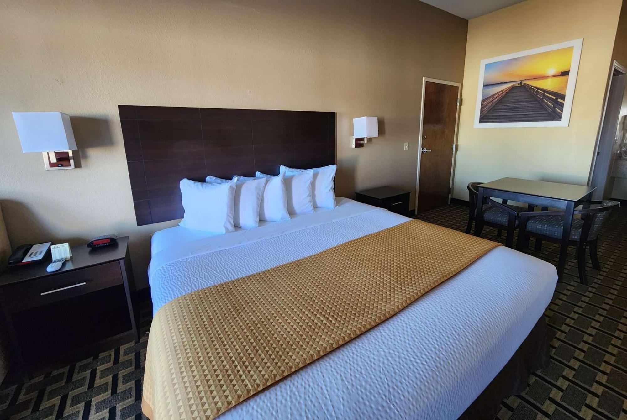 Days Inn By Wyndham Baytown East Экстерьер фото