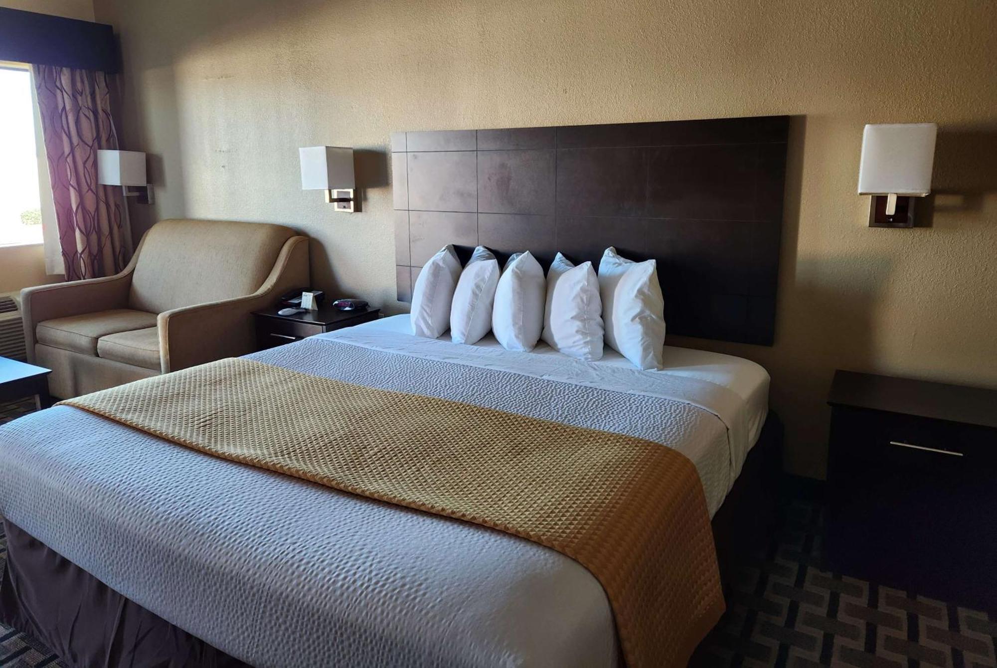 Days Inn By Wyndham Baytown East Экстерьер фото
